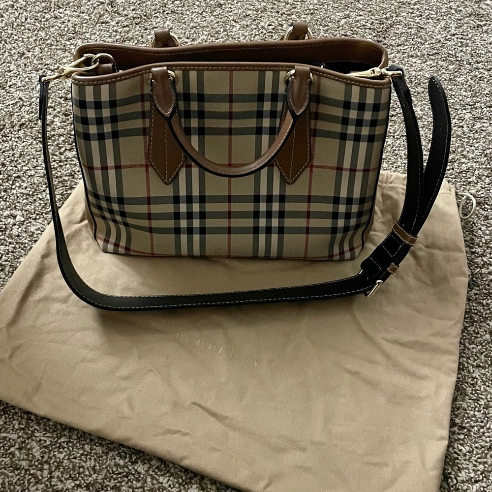 ⭐️ BURBERRY Horseferry Check Canvas Balling don Tote Bag💕
